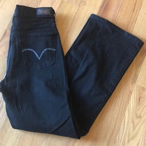 Levi perfectly slimming boot cut